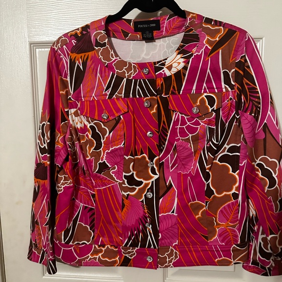 Multi color capri 2 piece - Picture 7 of 7